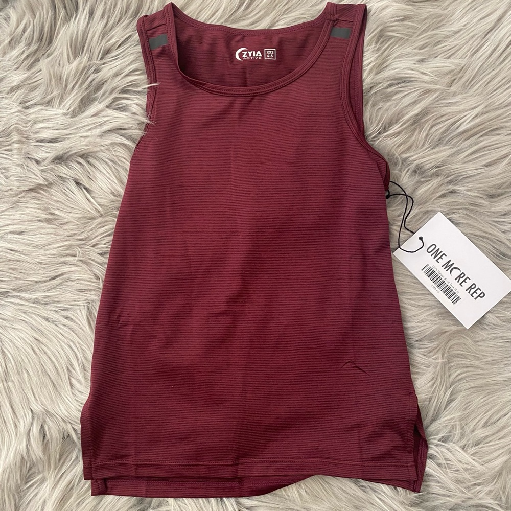 Girl’s Maroon Sport Tank - 4/5